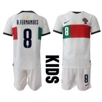 Billiga Portugal Bruno Fernandes #8 Barnkläder Borta fotbollskläder till baby VM 2022 Kortärmad (+ Korta byxor)
